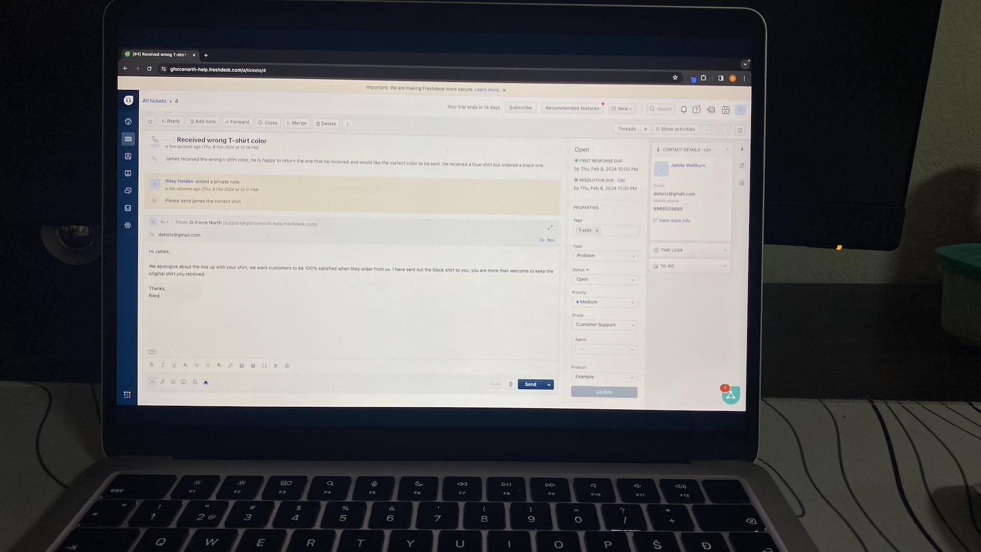 Freshdesk dashboard with support ticket reply, showing customer message, agent note, and ticket details panel.